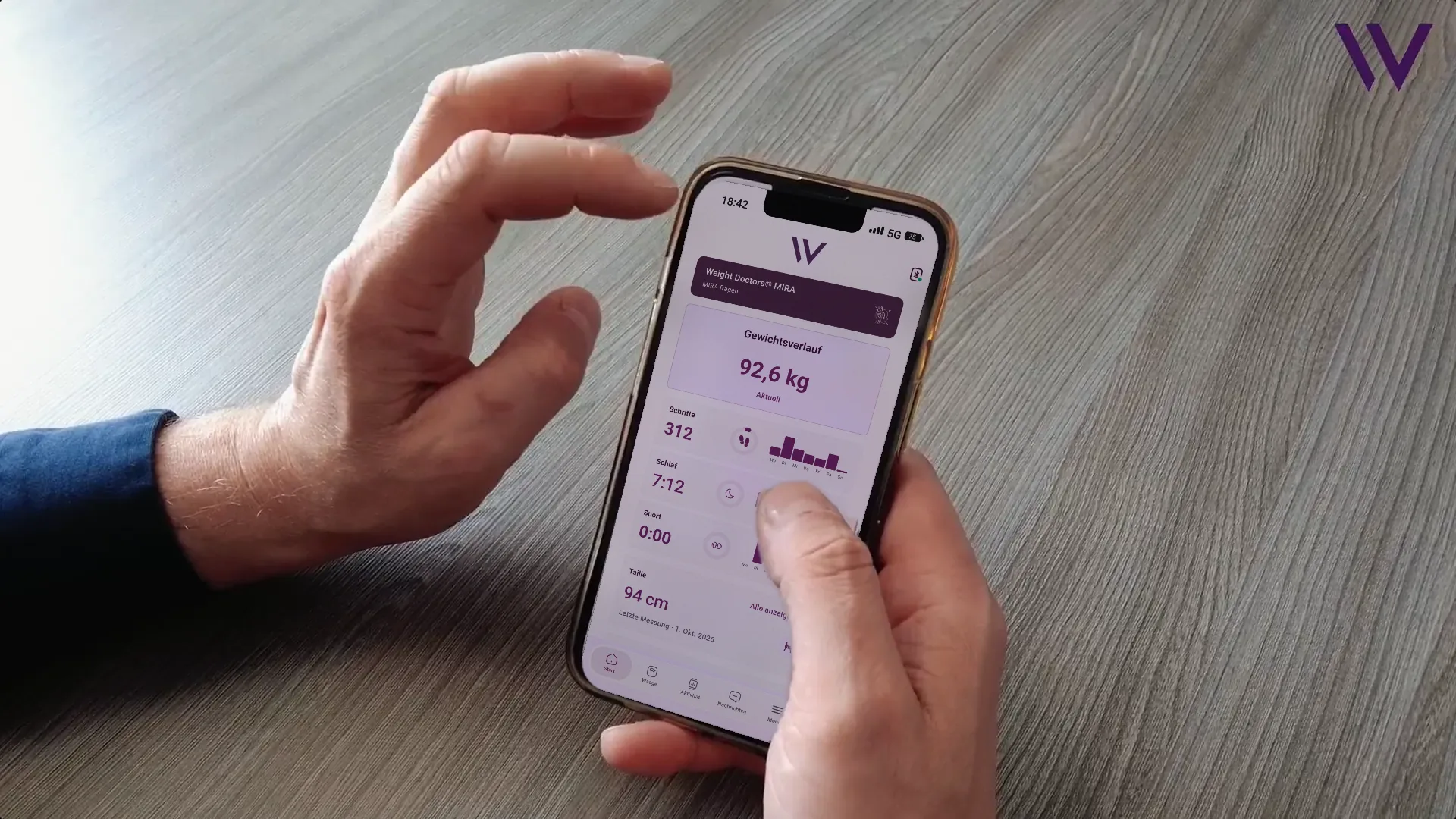 Seatla se tshwere smartphone e Weight Doctors® App e buletsweng mo go yone
