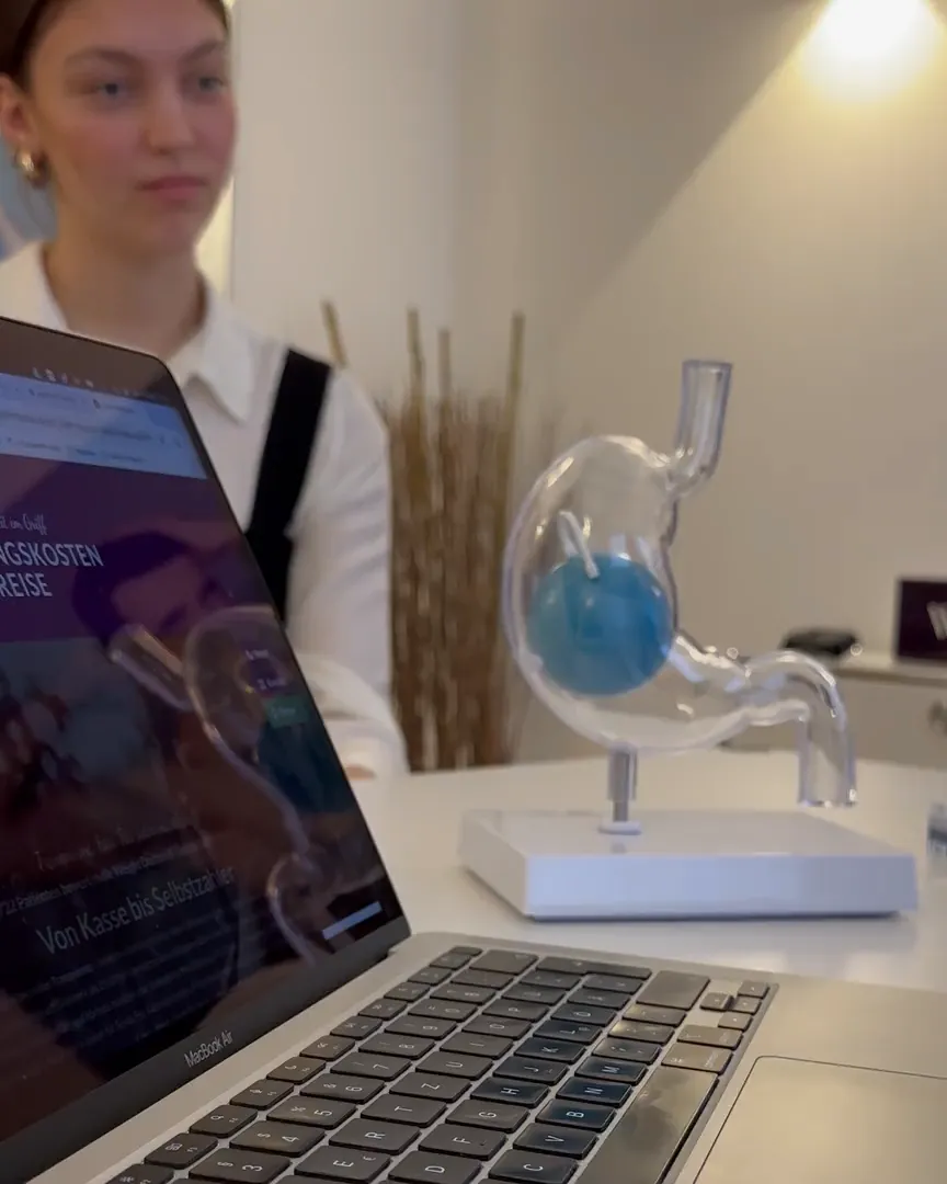 Consultation at Weight Doctors®, with a gastric balloon on the table
